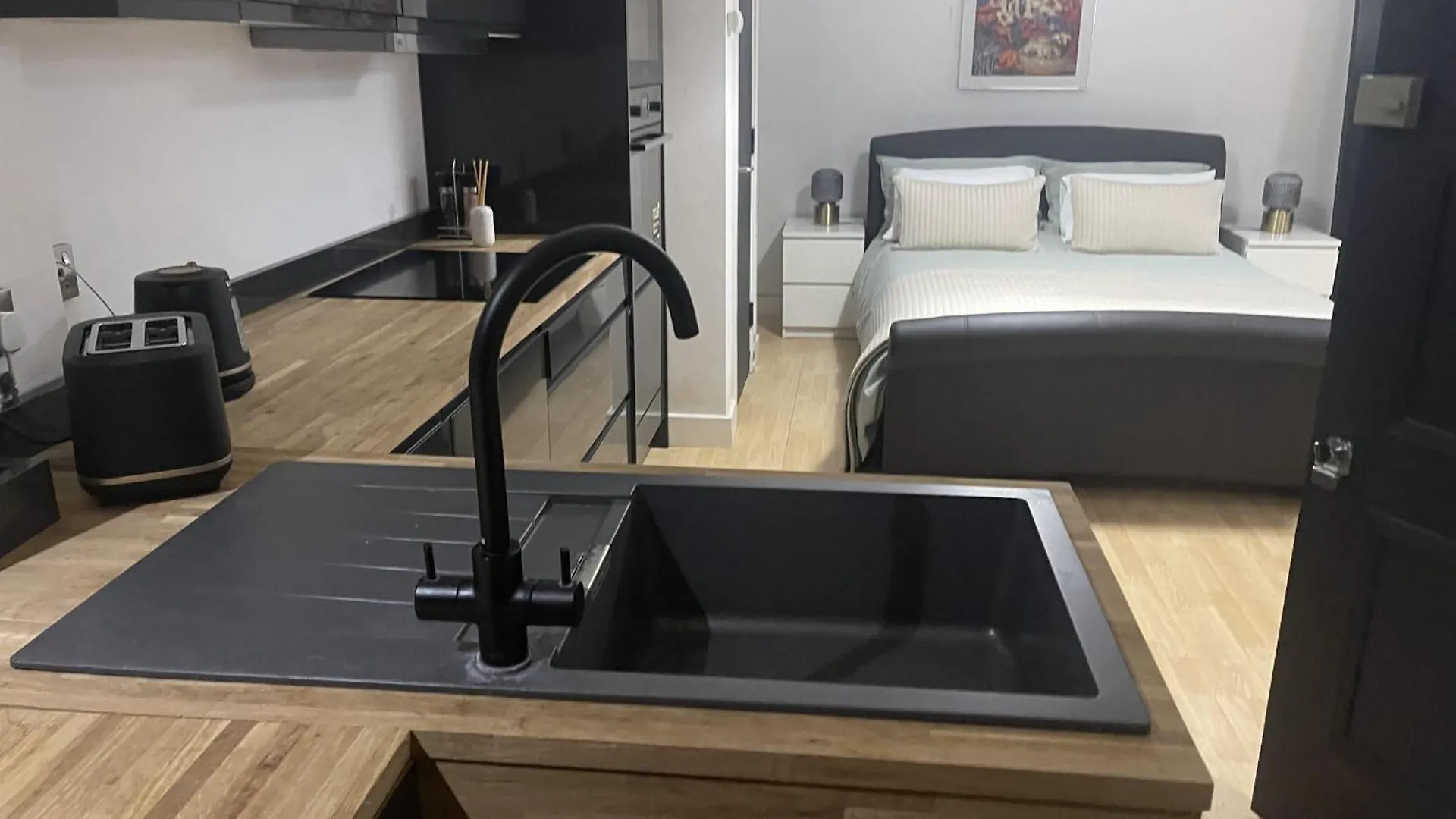 Immaculate 2-Bed Apartment In London