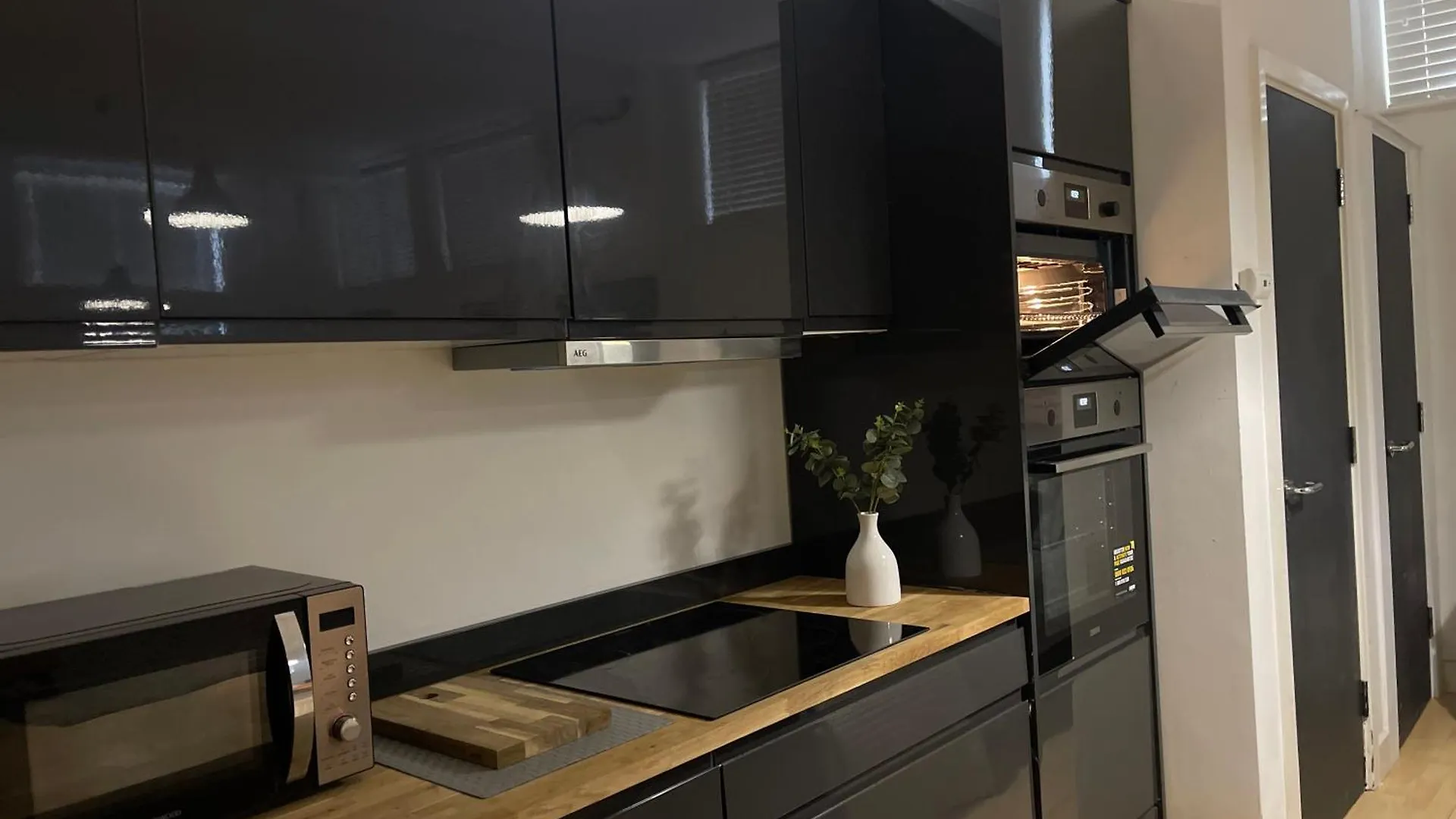 Immaculate 2-Bed Apartment In 런던